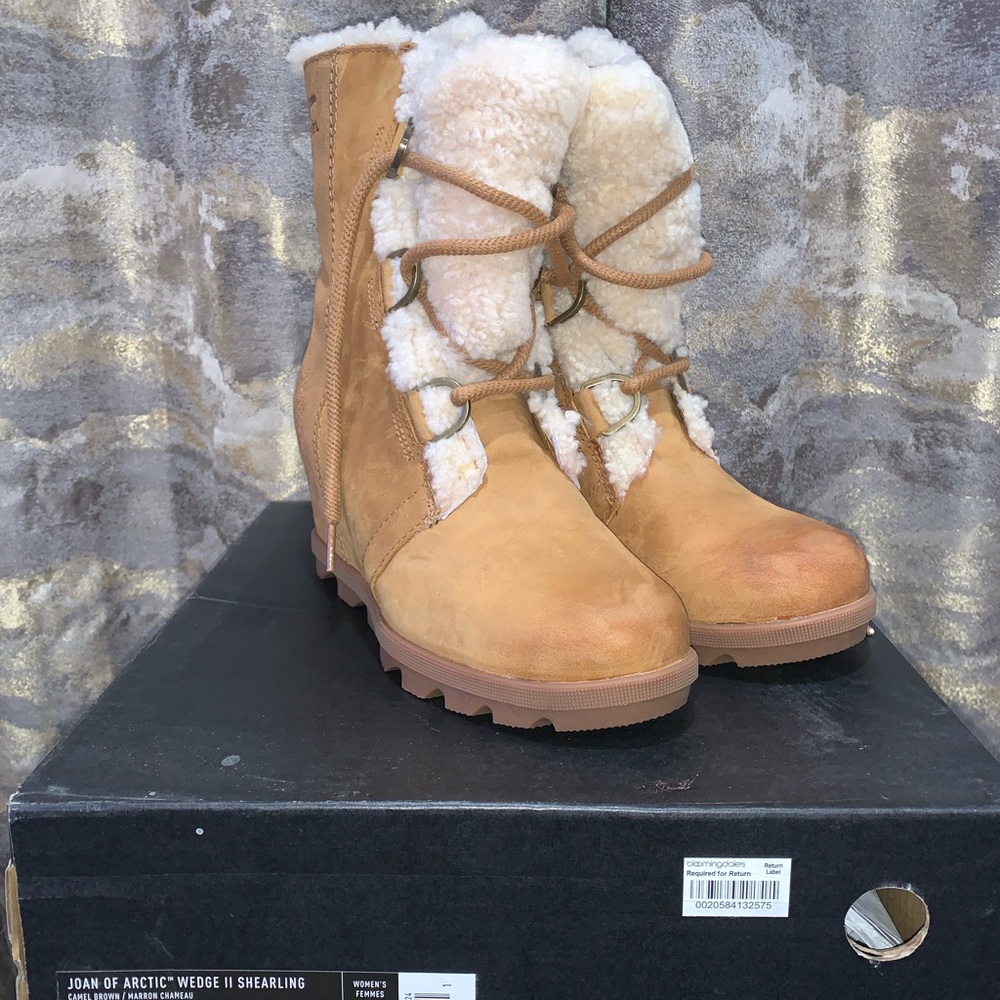 Sorel Women's Brown Shearling Winter Boots size 9